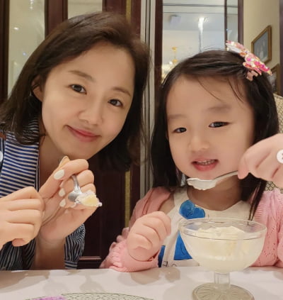 Lee Ha-jeong's daughter Yudam looks exactly like her