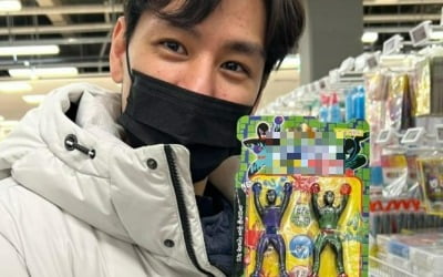 Yoon Nam-gi, a loving husband who treats his wife like a child.