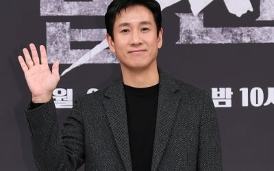 Lee Sun-kyun returns to SBS drama after 15 years with 'The Law'