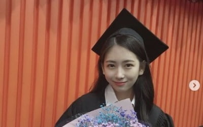 Park Min-ha graduates from middle school, visuals full of 'girl beauty'