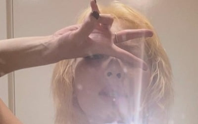 Hyuna, recently transformed into 'blonde hair' after breaking up with Dawn