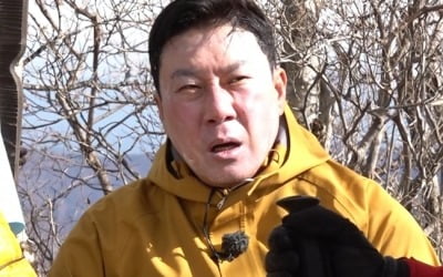Lee Sang-min and Kim Jun-ho show 'strange behavior' while climbing Mt. Jiri