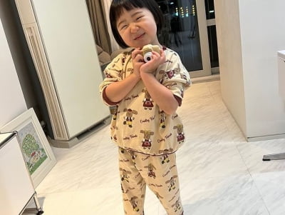 Lee Ji-hye, said to be a mother of two who is not afraid of unfollowing, but still obsessed