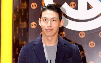 Choi Jeong-won suspected of having an affair with a married woman