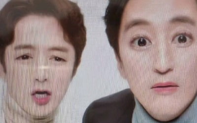 Jung Jun-ho and Shin Hyun-jun took a sticker photo in Japan