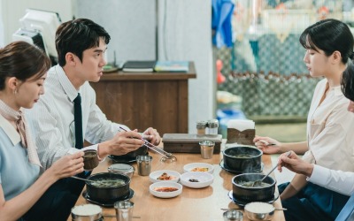Three-way meeting with Yoo Yeon-seok, Keum Sae-rok, and Moon Ga-young