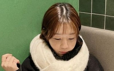 Shin Da-eun, a true parenting necessity, can't live without a wrist protector.