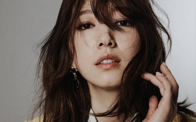 Park Shin-hye, undisturbed alluring beauty even after giving birth