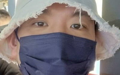 Seongho Jeong buys donuts after waiting for 1 hour and 10 minutes for peace of mind.