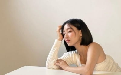Twice Jihyo shows off her innocence and sexy beauty