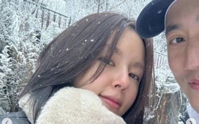 'Doosan family daughter-in-law' Jo Soo-ae, 'affectionate moment' with her husband
