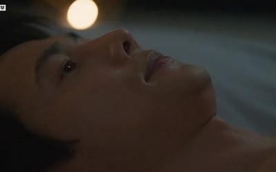 Lee Sang-woo, sleeps with his wife's best friend in a hotel
