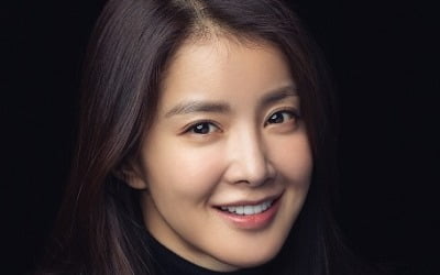 Lee Si-young sparks 'child abuse' controversy