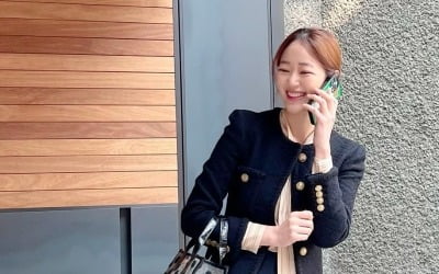 Hyojin Kim, I feel happy just by looking at her.
