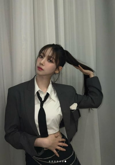 White skinned Karina, unrealistic body wearing crop style school uniform