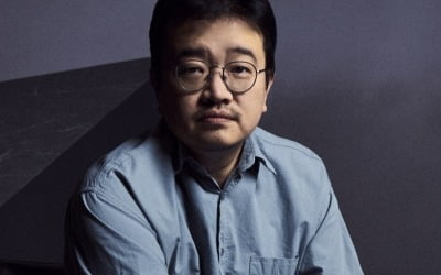 Yeon Sang-ho, "My father-in-law, the SF 'Jung_E' featuring a robot is 'absurd'"