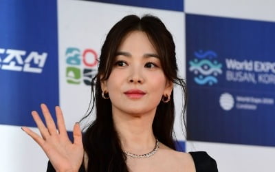 송혜교 측 "'검은 수녀들' 긍정 검토 중, 대본 재미있게 읽어" [공식]