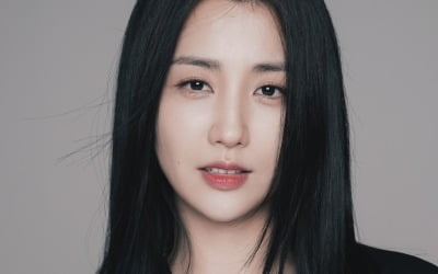 Park Ha-sun returns to theater after 13 years