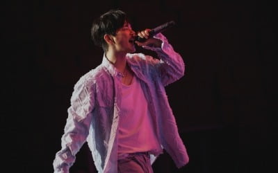 Seo In-guk begins his first Asian fan meeting tour