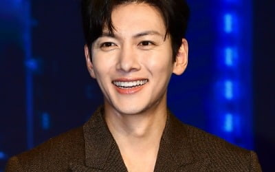 Ji Chang-wook's final decision to appear in the drama 'Fine'... Production will likely be pushed back to next year.