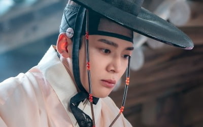 Rowoon, can I just use my face like this?