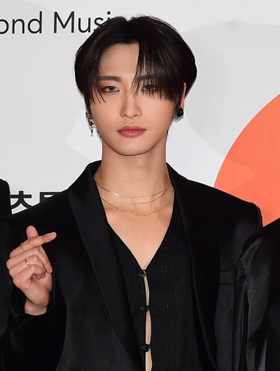 ATEEZ Seonghwa, Grandmother Statue... "Can't participate in U.S. schedule, ask for warm comfort"
