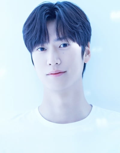 Na In-woo becomes Park Min-young's man... Appeared on tvN's 'Marry My Husband'