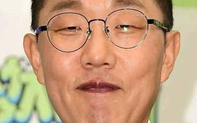 '과거 세탁' 김제동, 3년만 복귀 힘 못쓰네…철 지난 '어르신 콘셉트' 안 먹히는 이유 [TEN피플]