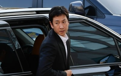 Police accelerate investigation ahead of Lee Sun-gyun's second summons... Intensive interrogation of business employees