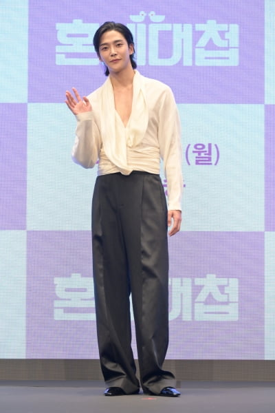 ロウン、SF9脱退言及「俳優という職業、もっと電池してよくやりたい」