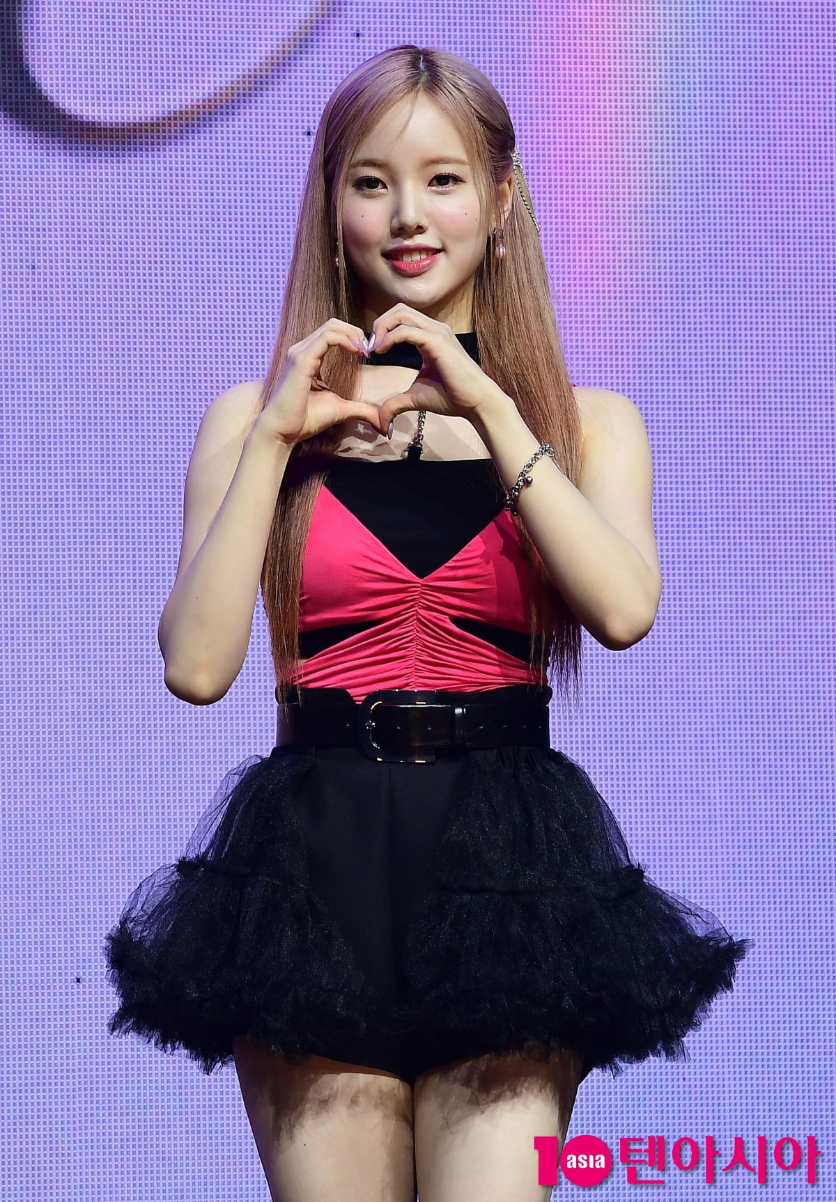 [TEN포토] 위클리 수진 '청순한 리더'