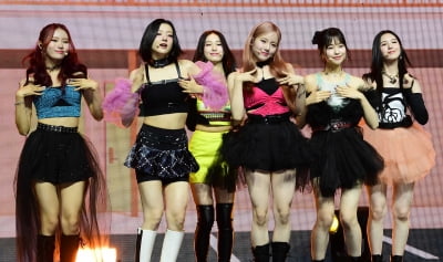 [TEN포토] 위클리 '1년 7개월 공백 깨고 컴백'