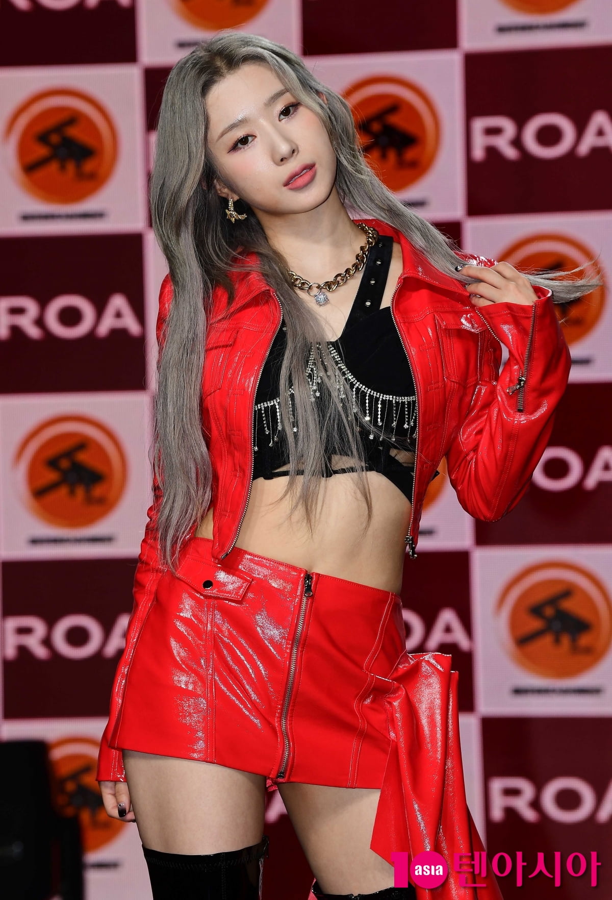 [TEN포토] 로아 '과감한 의상'