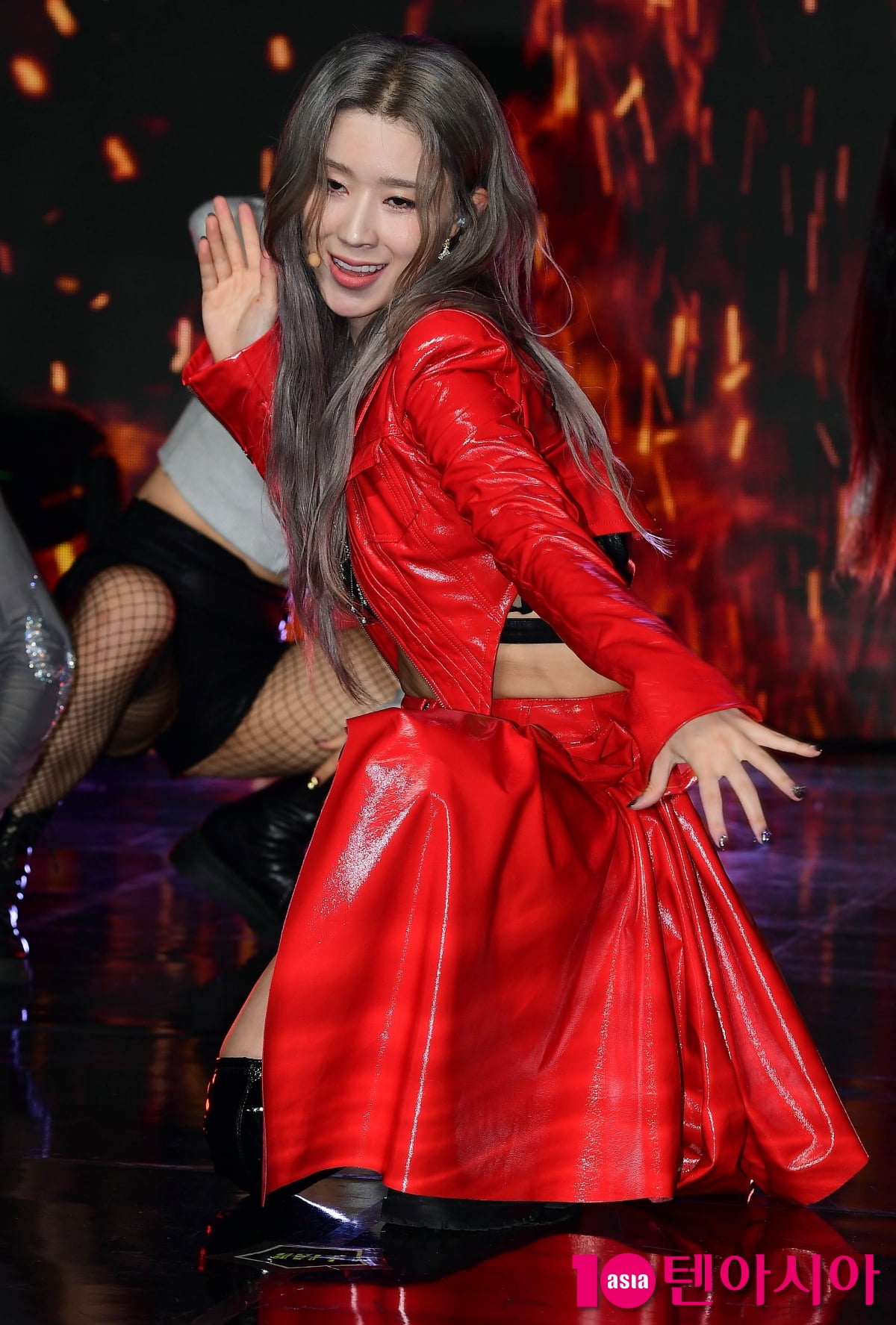 [TEN포토] 로아 '완벽한 무대'