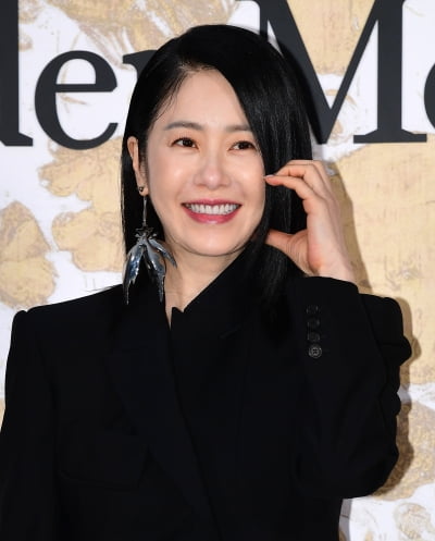 [TEN포토] 고현정 '수줍은 하트'