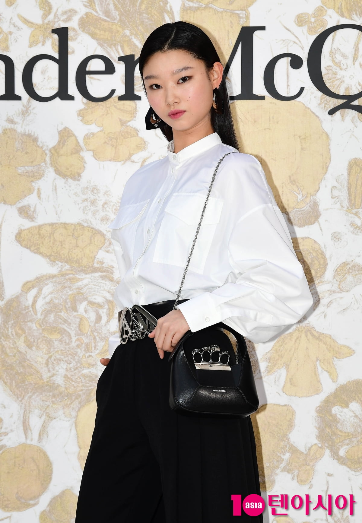 [TEN포토] 배윤영 '매혹적인 포스'