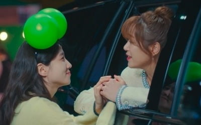 Eunbin Park and Hyojin Kim became exclusive managers