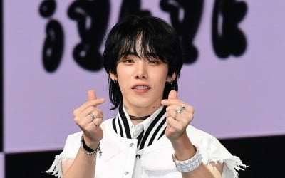 '前 소속사 폭행 논란' 오메가엑스 젠 "우리는 포기 않고 나아갈 것" 울컥