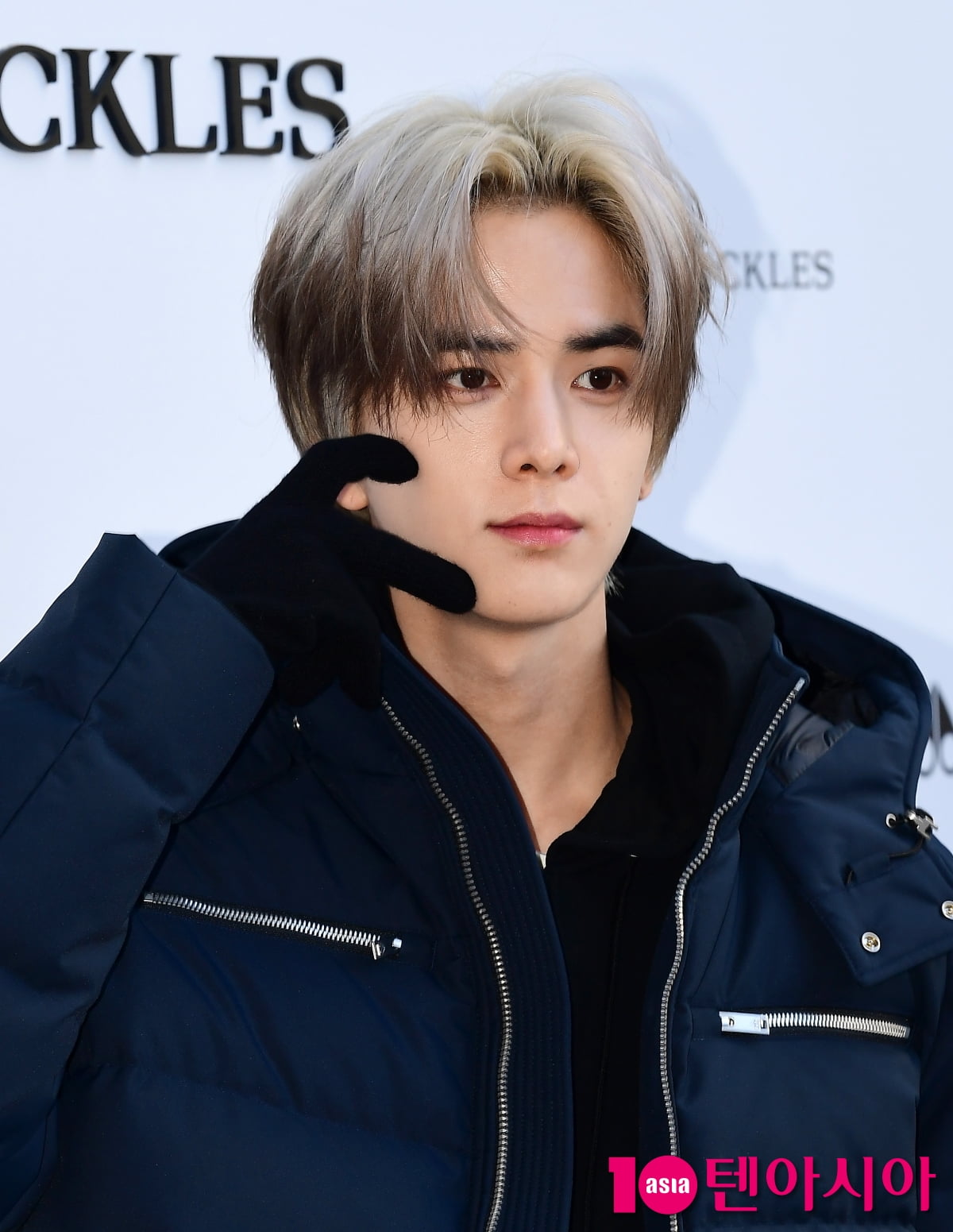 [TEN포토] 더보이즈 영훈 '잘생긴 하트'