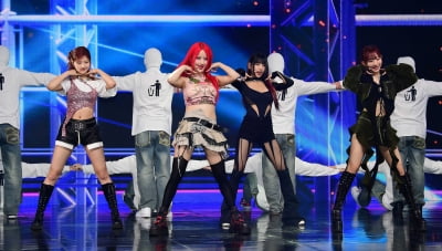 [TEN포토]키스오브라이프 '올라운더들의 카리스마'