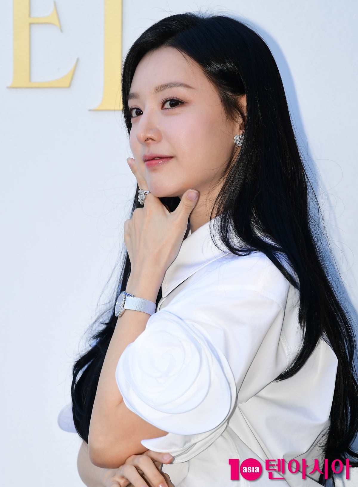 [TEN포토] 김지원 '가을 햇살 맞으며'