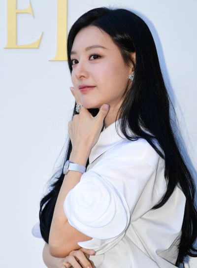 Kim Ji-won, a beauty that makes people gasp... Dandy look is cool