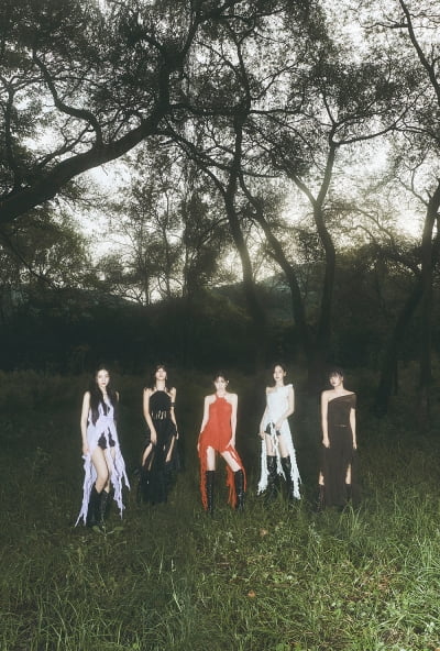 Red Velvet presents an unrivaled performance with their new song 'Chill Kill'