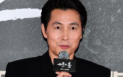 '서울의 봄' 정우성, "5번째 재회 김성수 감독님의 치열함, 영화의 밀도 높였다"