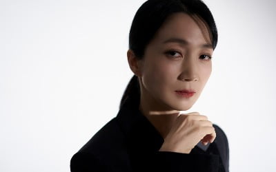 「イカゲーム」俳優キム・ジュリョンのもう一つの姿「5時から7時までのチュヒ」