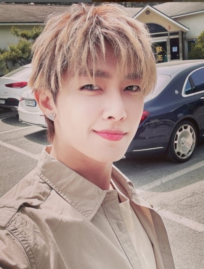 有名な男アイドル、同性未成年者の性搾取の疑いで起訴