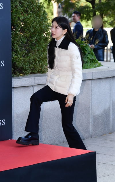 [TEN포토] 수지 '점점 말라가는 몸매'