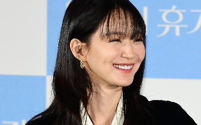 Actress Shin Min-ah of the movie '3 Days Vacation', "I tend to be friends with my mom these days."