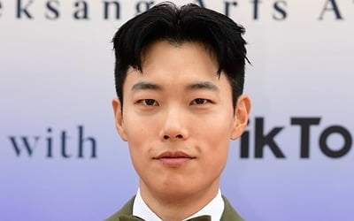 リュ・ジュンヨル・ヘリ、7年公開熱愛ピリオド