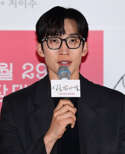 [TEN포토]이상이 '분위기 메이커'